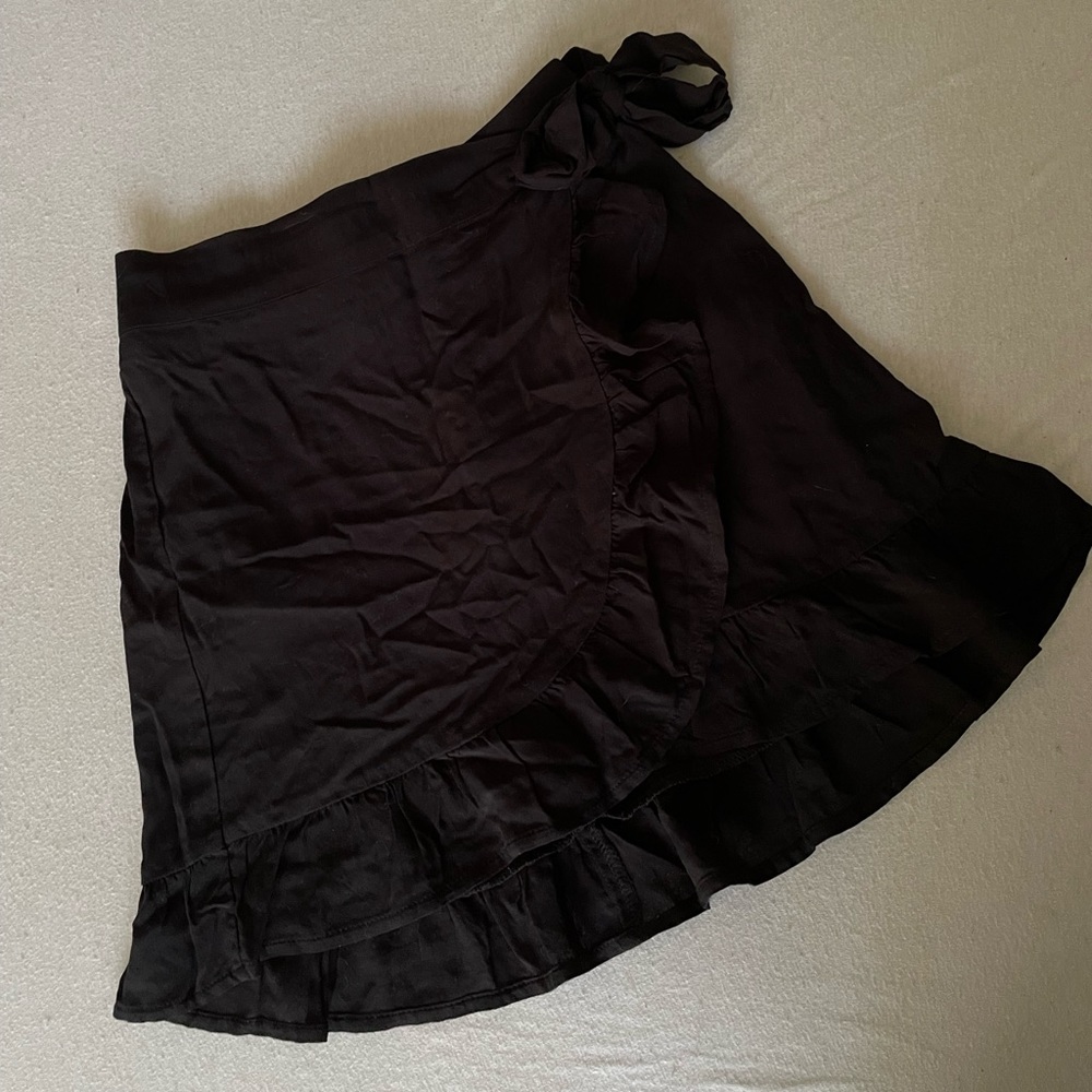 wild fable black wrap mini skirt with ruffle trim